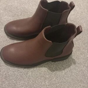 George Brown Heeled Boots